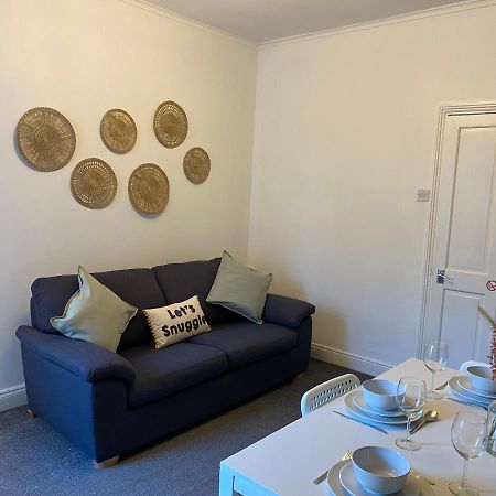 Kitchener - Wonderful 2-Bedroom Apt Sleeps 5 Free Parking Free Wifi 盖茨黑德 外观 照片