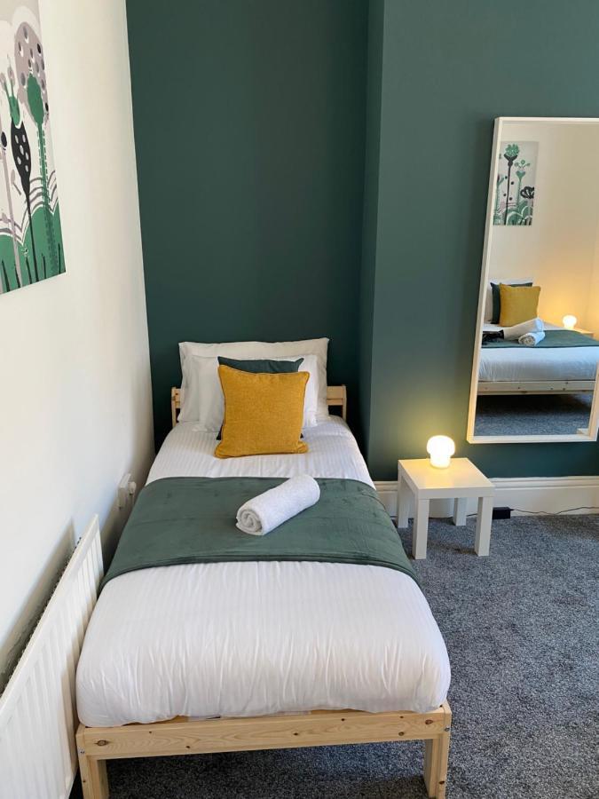 Kitchener - Wonderful 2-Bedroom Apt Sleeps 5 Free Parking Free Wifi 盖茨黑德 外观 照片