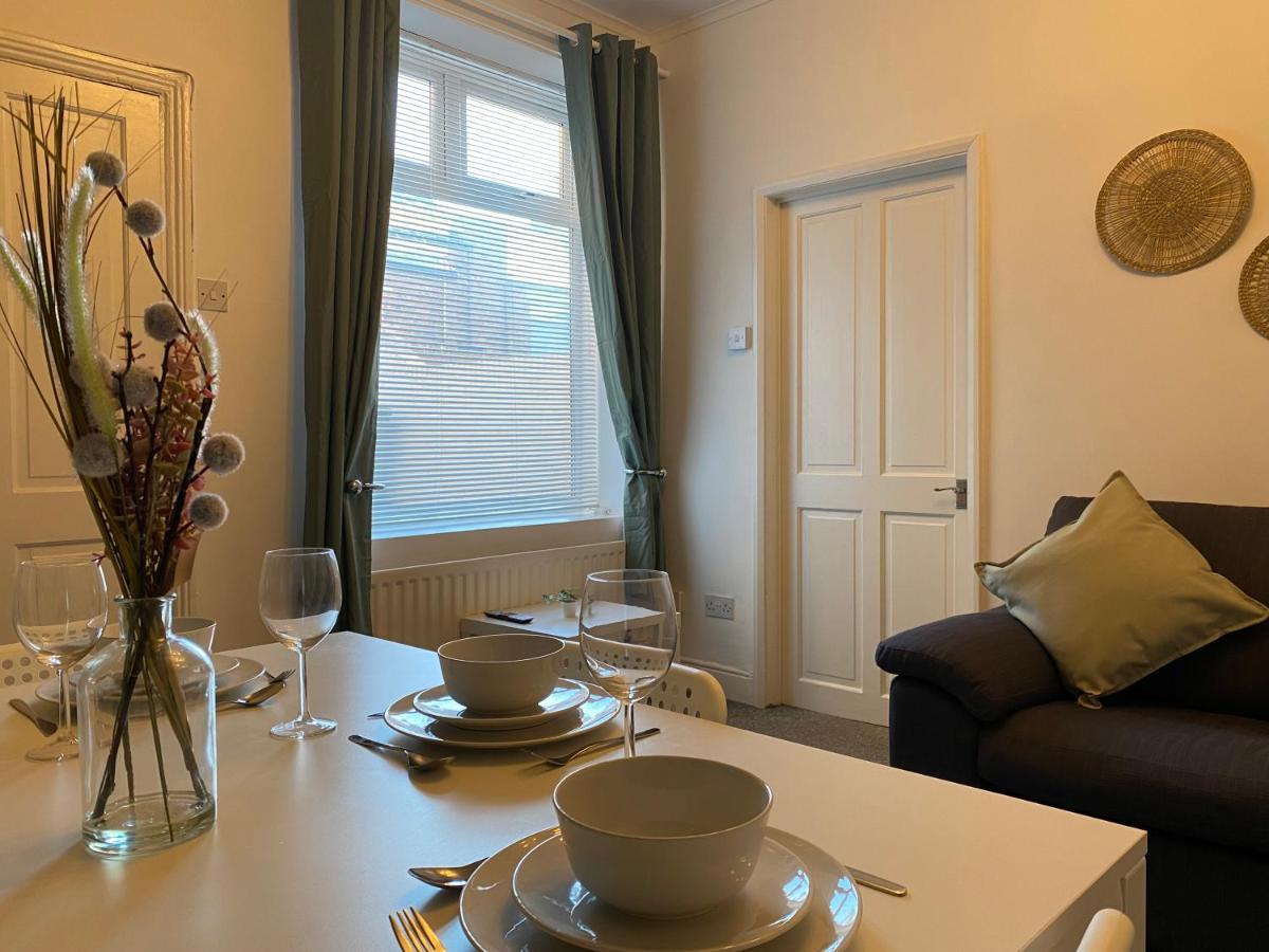 Kitchener - Wonderful 2-Bedroom Apt Sleeps 5 Free Parking Free Wifi 盖茨黑德 外观 照片
