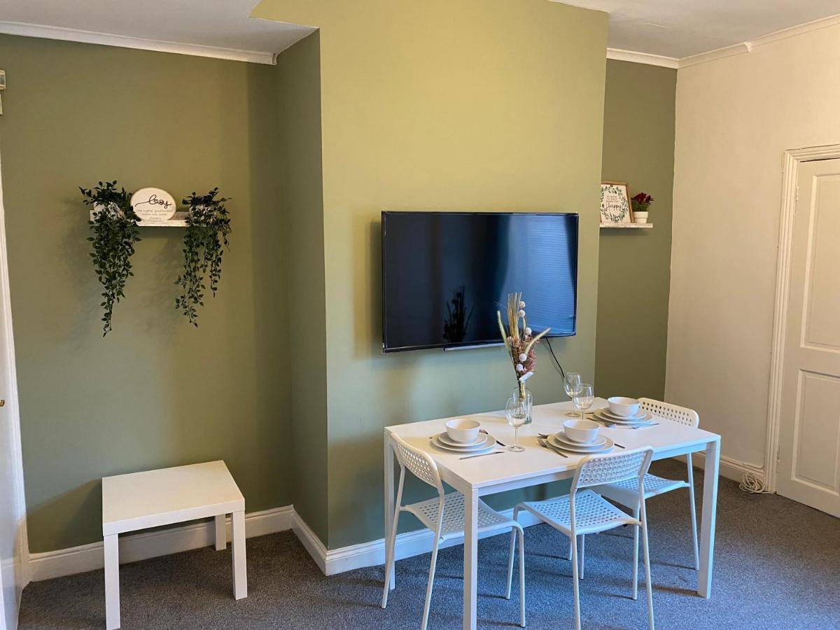 Kitchener - Wonderful 2-Bedroom Apt Sleeps 5 Free Parking Free Wifi 盖茨黑德 外观 照片