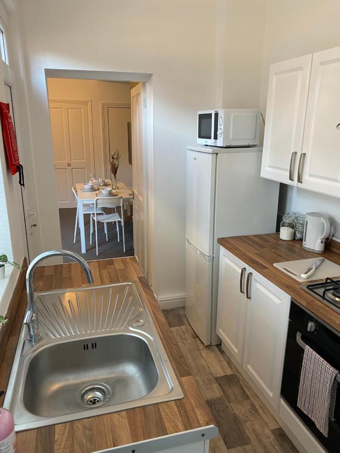 Kitchener - Wonderful 2-Bedroom Apt Sleeps 5 Free Parking Free Wifi 盖茨黑德 外观 照片